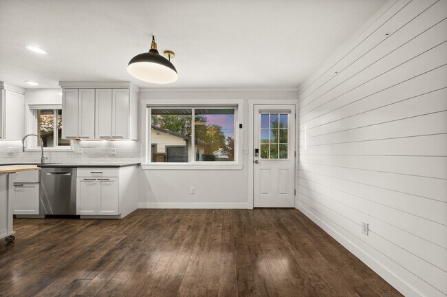 Building Photo - 1733 7200 S