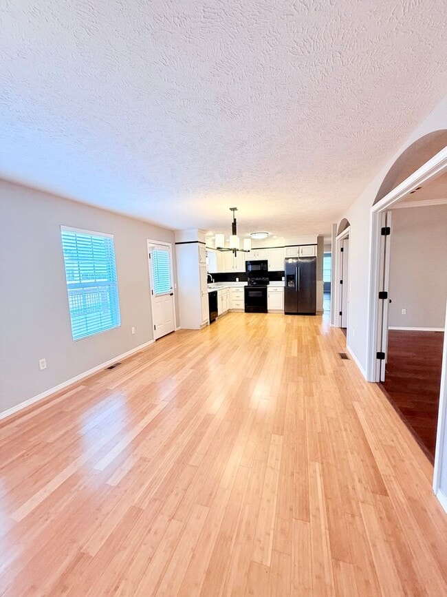 Building Photo - Bent Tree Subdivision - 4 BR - 2 Living Areas - 3 Car