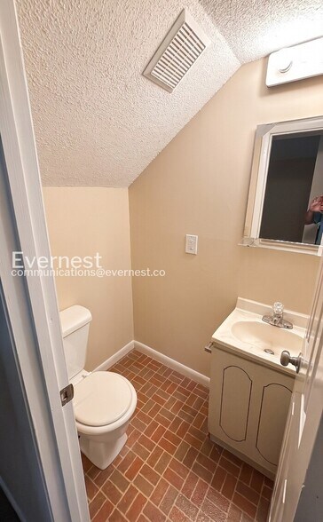 Building Photo - 1710 Ichabod Ln