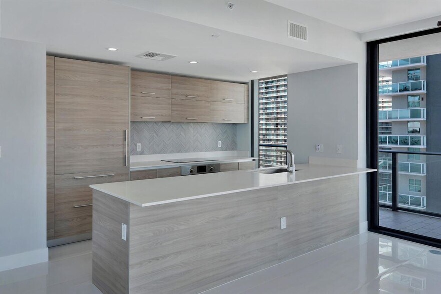 Building Photo - 1300 S Miami Ave
