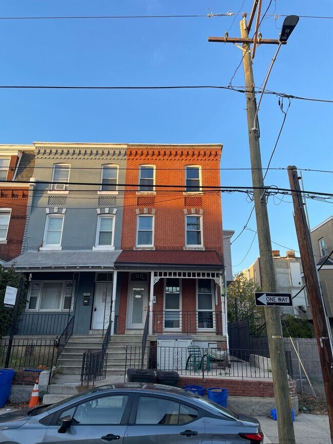 Primary Photo - 3213 Haverford Ave