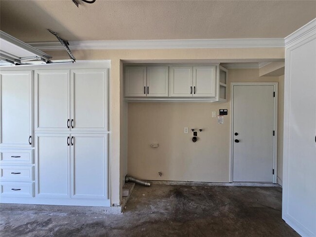Building Photo - 9211 Kempwood Dr