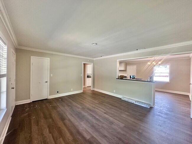 Building Photo - Newly Remodeled 4 Bedroom 2 Bath in Tyler!