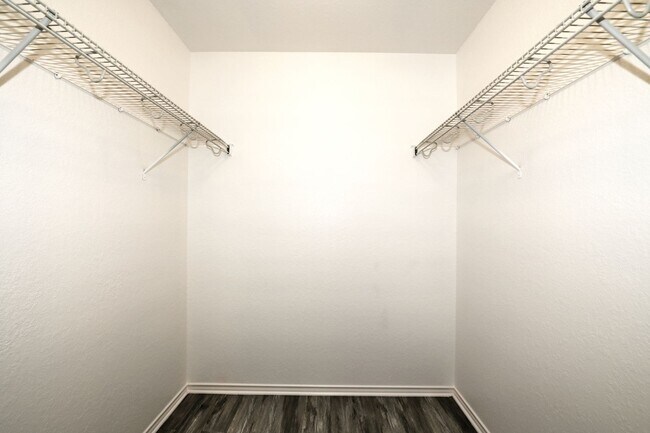 Building Photo - 5 bed | 3 bath | Corner lot | Fully remode...