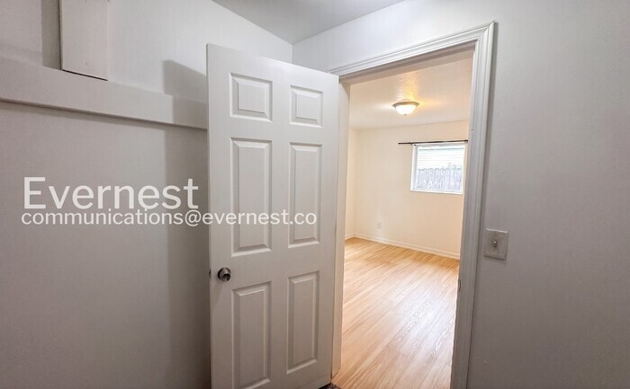 Building Photo - 2534 SE 92nd Ave