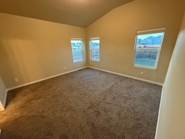 Building Photo - Spacious Modern 5-Bedroom Ranch Home in Hi...