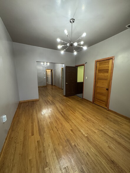 Primary Photo - 3636 S Hermitage Ave