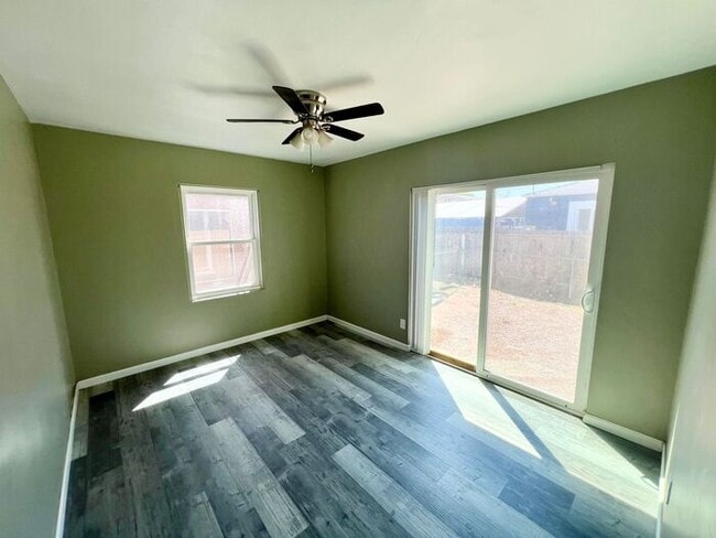 Building Photo - 2 Bedroom, 1 Bath Home in Legacy Walk – A ...