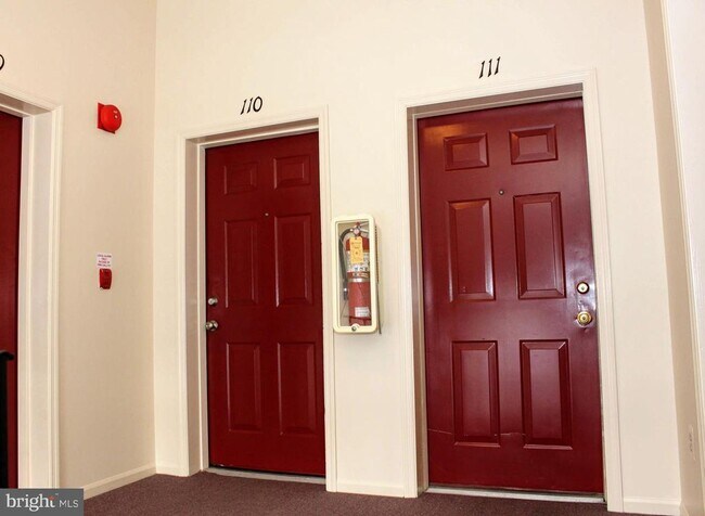 Building Photo - 605 Himes Ave