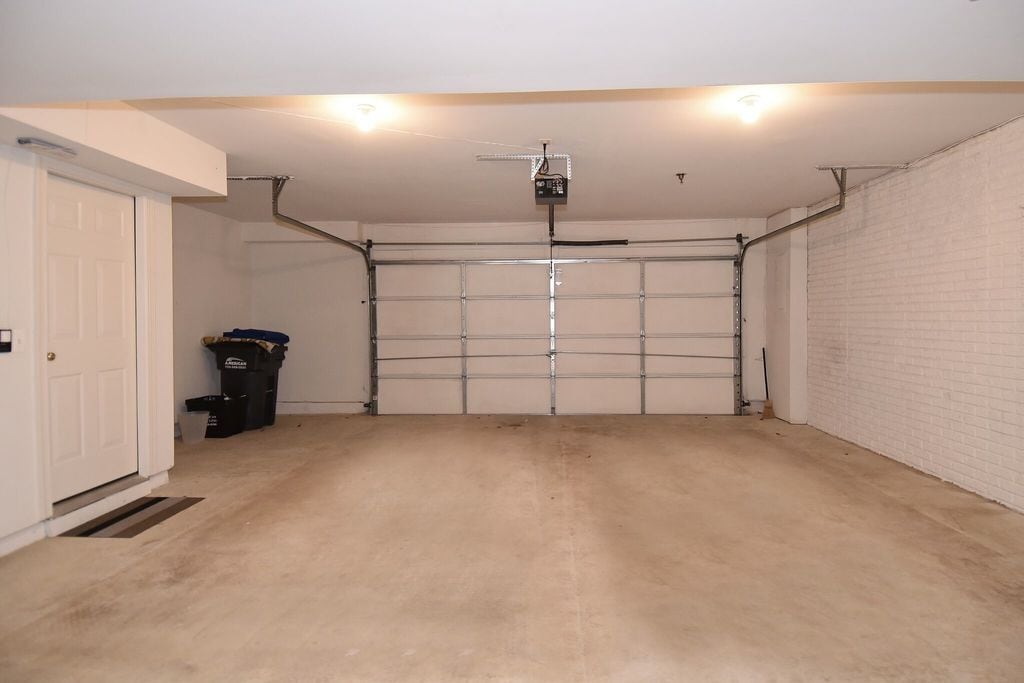 Building Photo - 7981 Vigne Ct