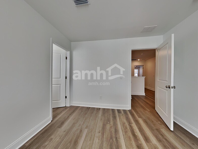 Building Photo - 318 Calla Lily Ct