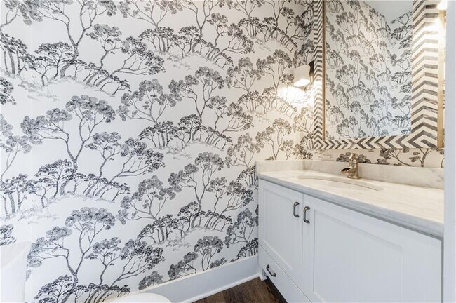 Building Photo - 1000 Loliver Ln