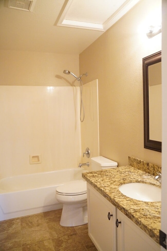 Building Photo - Beautiful Chandler Rental Dobson & Ray
