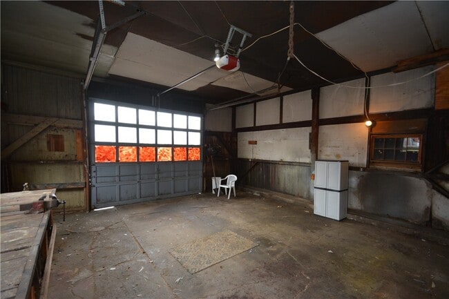 Building Photo - 4395 Nine Mile Point Rd - Unit N Rd