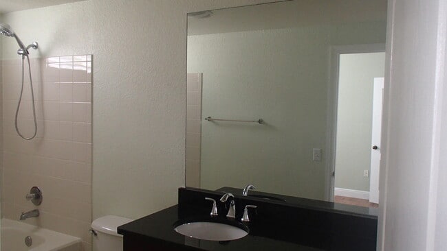 Building Photo - 1708 Belmont Pl