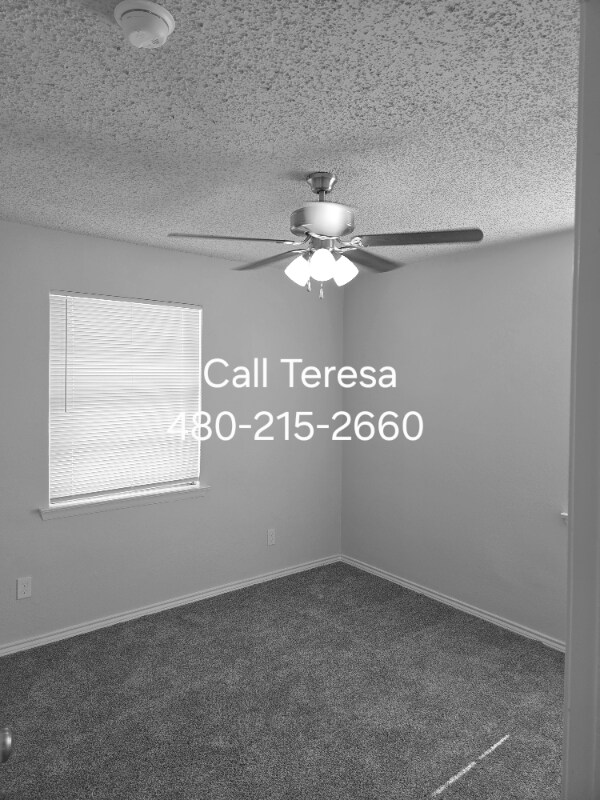 Building Photo - 4325 Chestnut Dr