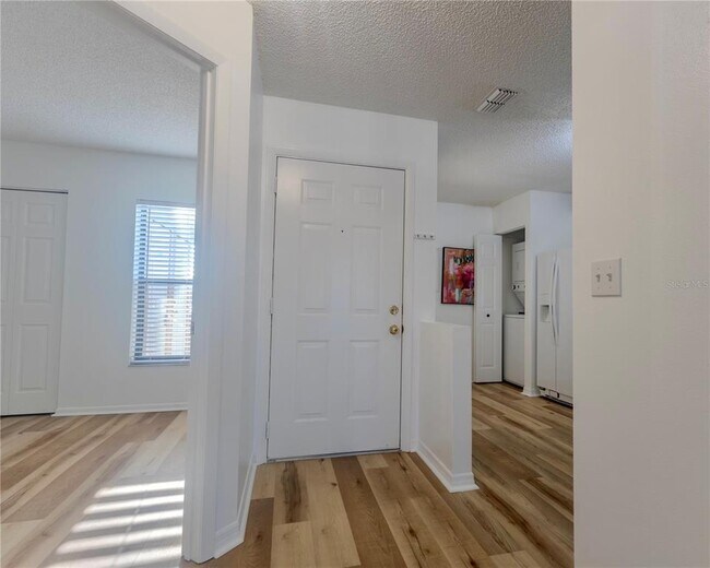Building Photo - 1807 Garden Lake Dr