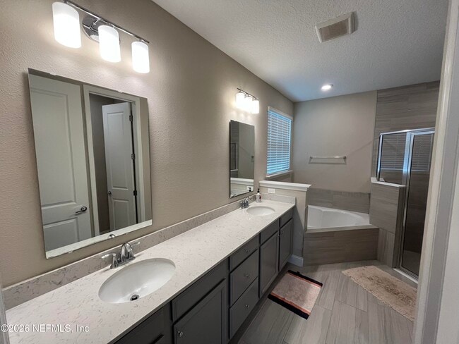 Building Photo - 211 Diamondback Ave