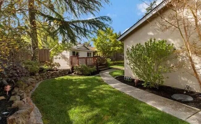 Building Photo - 669 Rock Island Cir