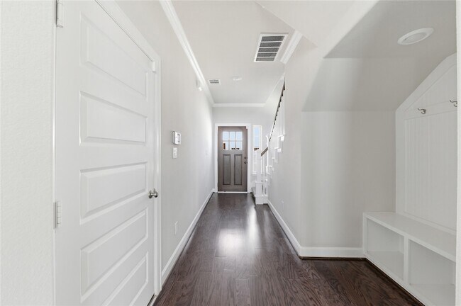 Building Photo - 12006 Ridgewood Hill Dr