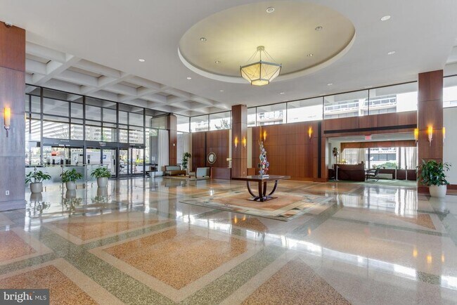 Building Photo - 3705 S George Mason Dr