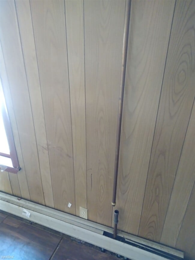 Building Photo - 3 br, 1 bath House - 212 South Street