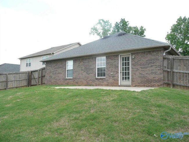 Building Photo - 161 Autumn Branch Dr