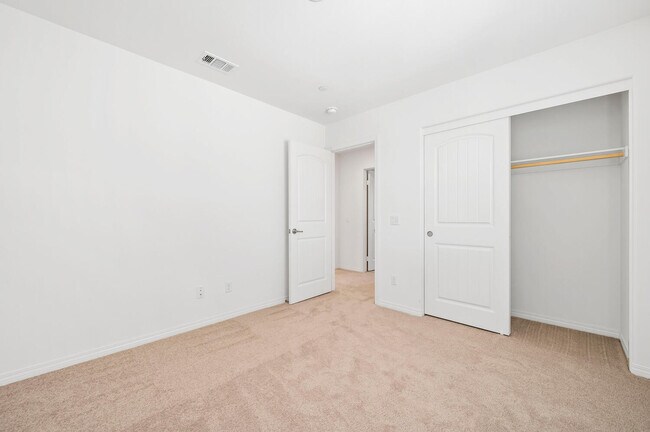 Building Photo - 36712 Summer Dain Ln