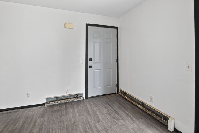 Building Photo - 3722 W Karstens Dr