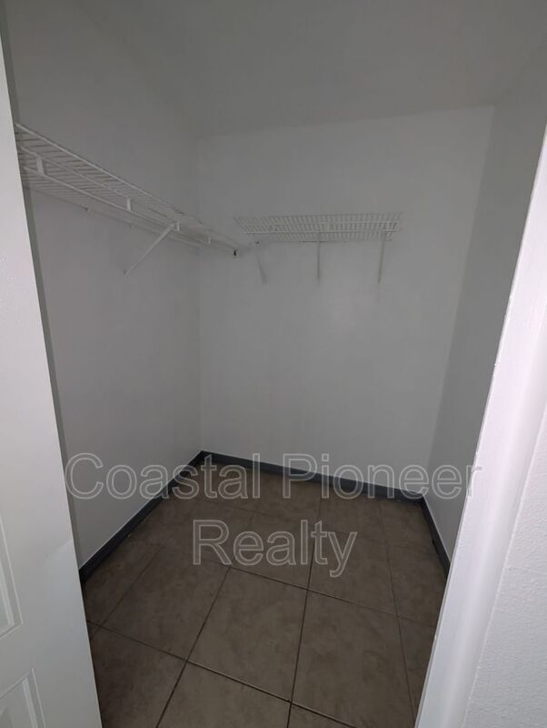 Building Photo - 1331 Coolridge Dr