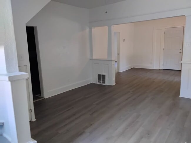 Building Photo - 1607 W Nichols St