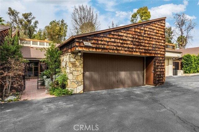 Building Photo - 9437 Friendly Woods Ln