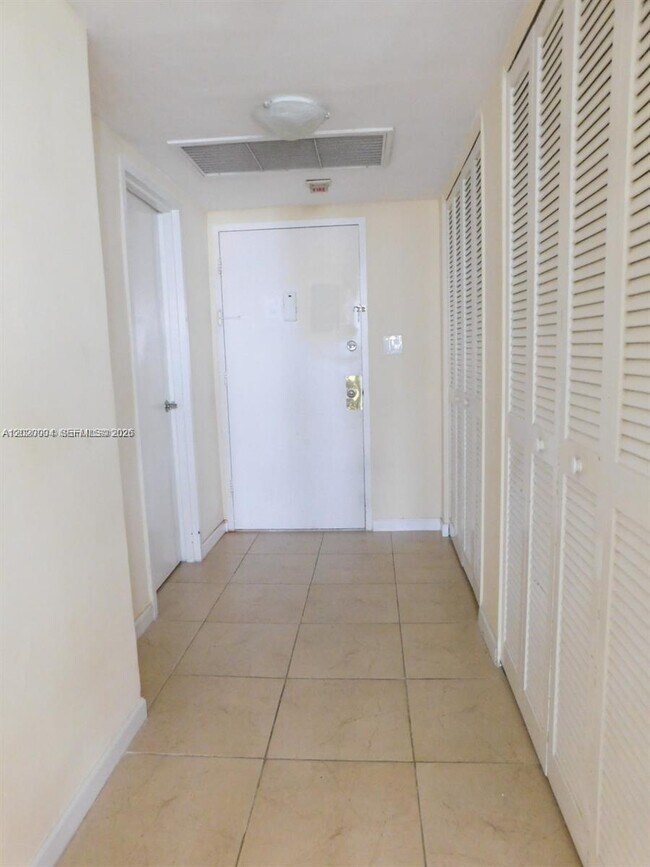 Building Photo - 5401 Collins Ave
