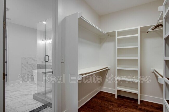 Building Photo - 1188 Faxon Ave