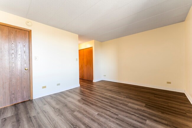 Building Photo - 75 Kristin Cir