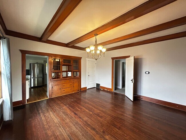 Building Photo - 1424 W Montgomery Ave