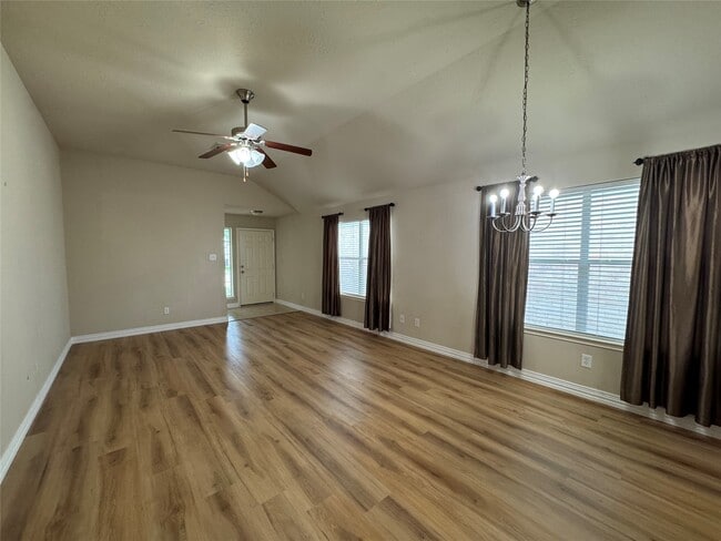 Building Photo - 10738 Plum Dale Way