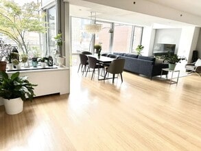 Building Photo - 245 W 19th St