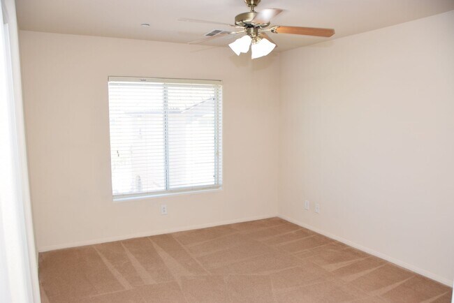 Building Photo - HENDERSON UPGRADED 4 BEDROOM HOME