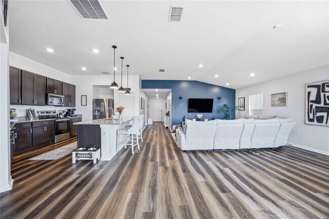 Building Photo - 522 Summer Grv Ln