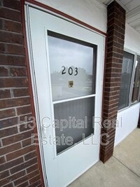 Building Photo - 1306 9th St
