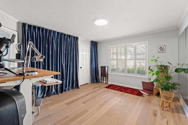 Building Photo - 3600 Malone Dr