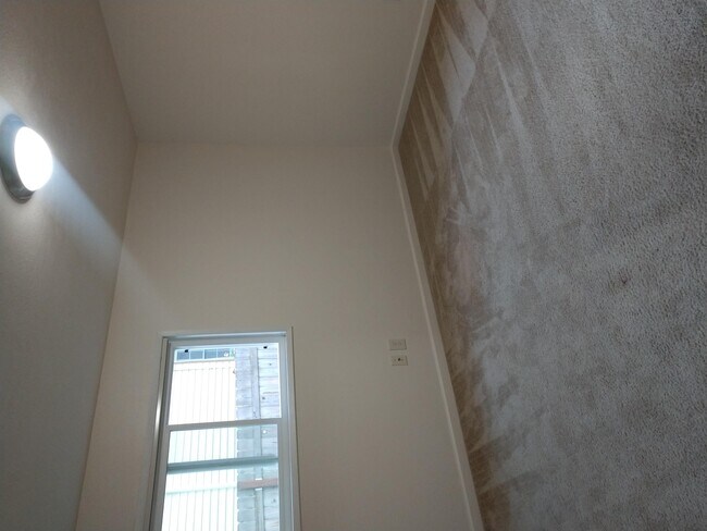 Building Photo - 3440 SW Alice St