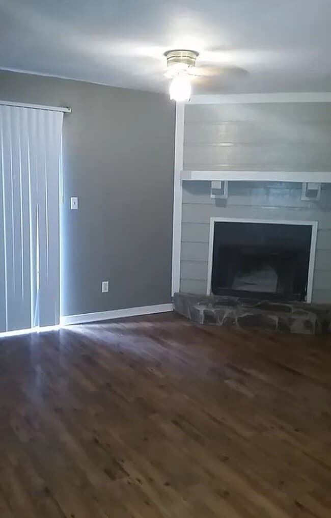 Building Photo - DO NOT APPLY RESIDENT ADD ON- UNIT IS NOT AVAILABLE Post to website only so additional resident c...