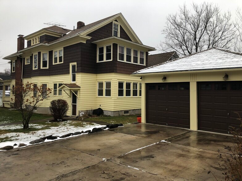 Building Photo - 400 Broad St