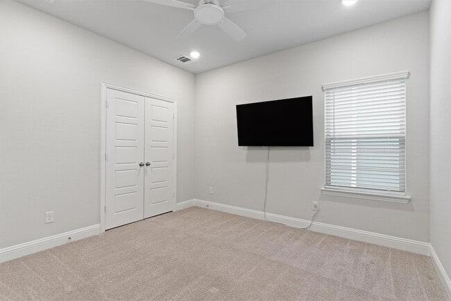 Building Photo - 7309 Sunset Blvd