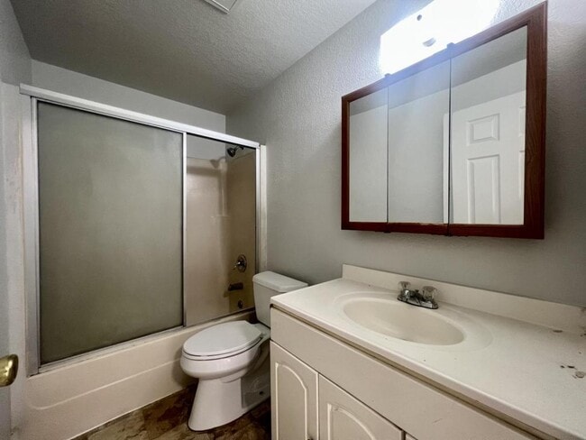 Building Photo - 1317 SE M St