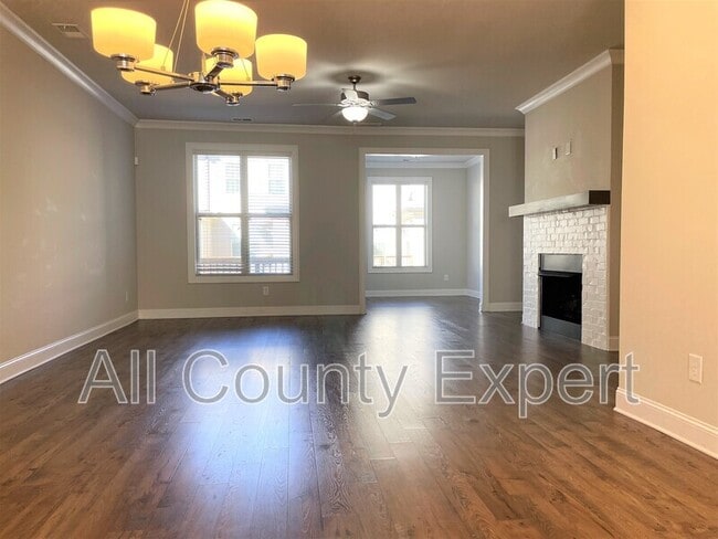 Building Photo - 113 Laurel Crst Aly