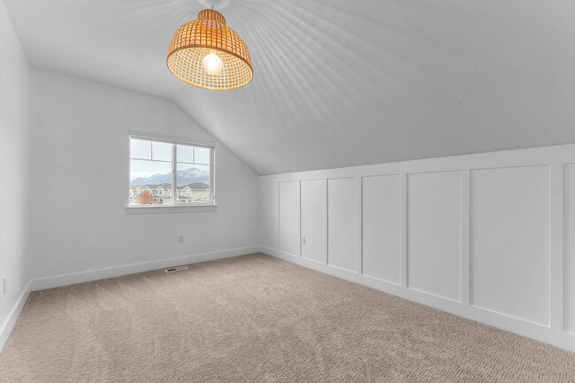 Building Photo - 196 E Water Ln