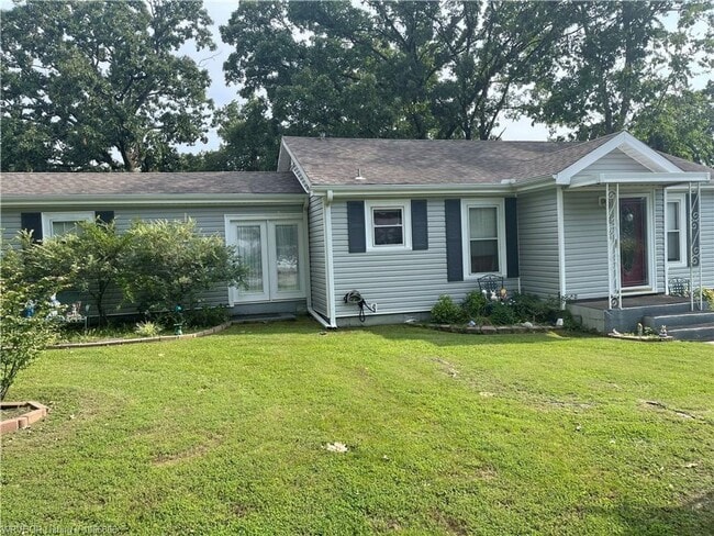 Building Photo - Charming 3 Bed 2 Bath House